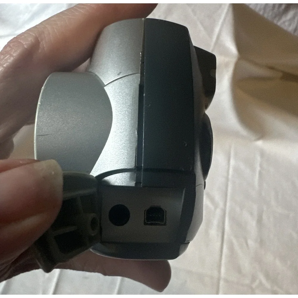 Kodak‎ EasyShare DX3600 2.2MP Digital Camera - Silver  Untested.  No battery